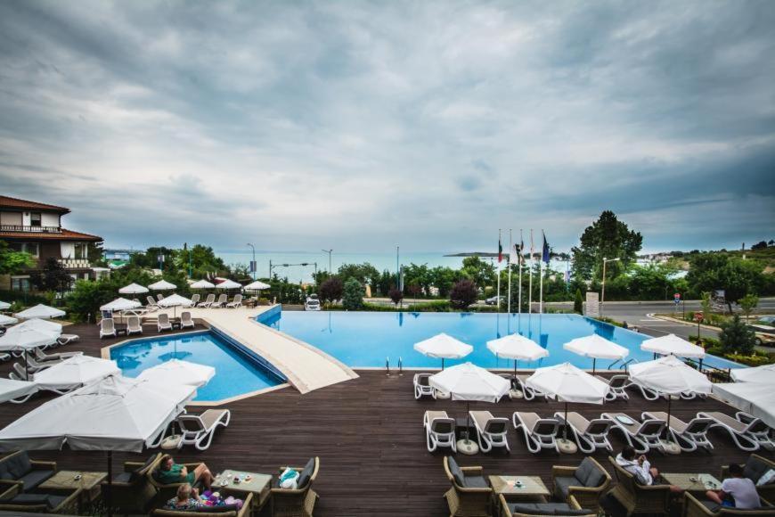 Private Holiday Flat By Seaside - Santa Marina- โซโซโปล ภายนอก รูปภาพ