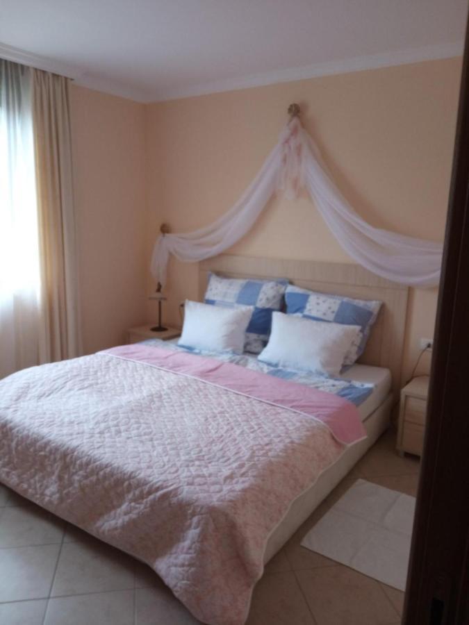 Private Holiday Flat By Seaside - Santa Marina- โซโซโปล ภายนอก รูปภาพ